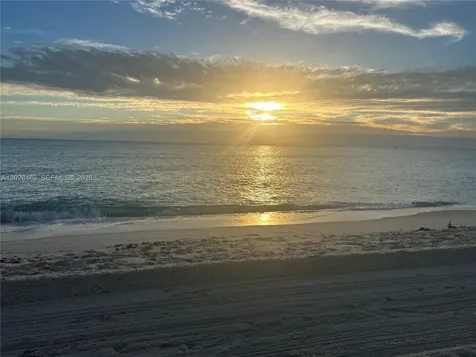 2555 Collins Avenue Miami Beach FL 33140