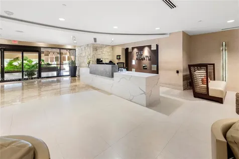 2555 Collins Avenue Miami Beach FL 33140