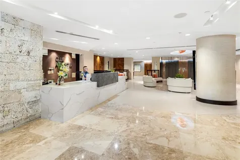 2555 Collins Avenue Miami Beach FL 33140