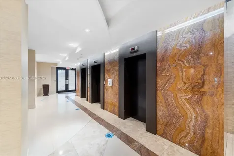2555 Collins Avenue Miami Beach FL 33140