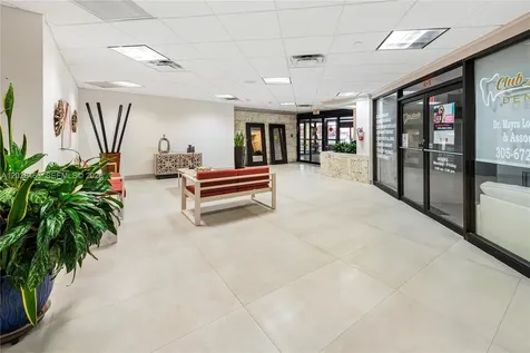 2555 Collins Avenue Miami Beach FL 33140