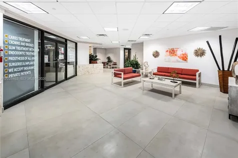 2555 Collins Avenue Miami Beach FL 33140