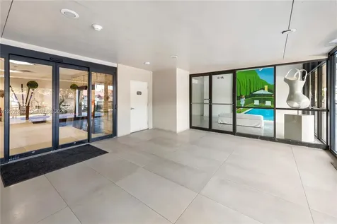 2555 Collins Avenue Miami Beach FL 33140