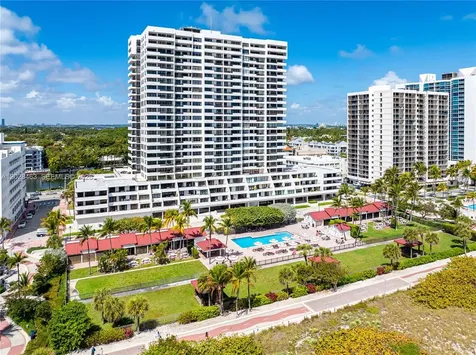 2555 Collins Avenue Miami Beach FL 33140