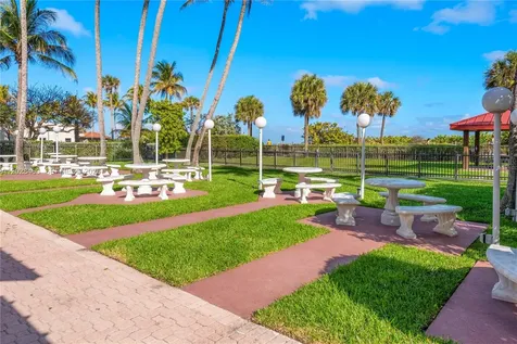 2555 Collins Avenue Miami Beach FL 33140
