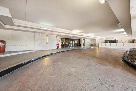 2555 Collins Avenue Miami Beach FL 33140
