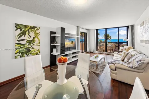 2555 Collins Avenue Miami Beach FL 33140