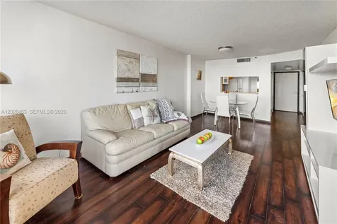 2555 Collins Avenue Miami Beach FL 33140