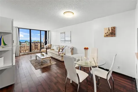 2555 Collins Avenue Miami Beach FL 33140
