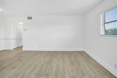 114 SE 8th Street Hallandale Beach FL 33009