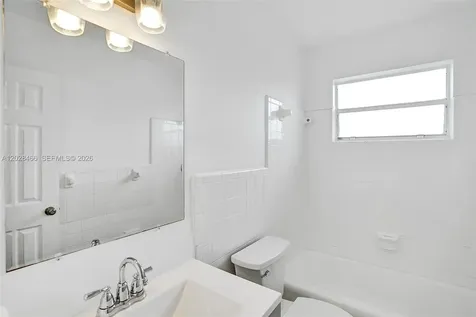 114 SE 8th Street Hallandale Beach FL 33009