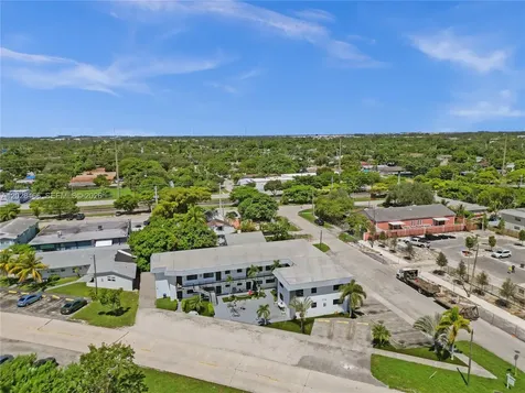 114 SE 8th Street Hallandale Beach FL 33009