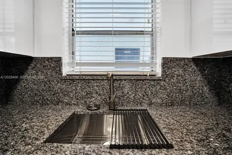 114 SE 8th Street Hallandale Beach FL 33009