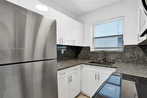 114 SE 8th Street Hallandale Beach FL 33009