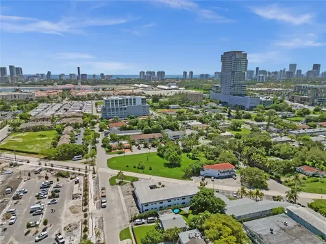 114 SE 8th Street Hallandale Beach FL 33009