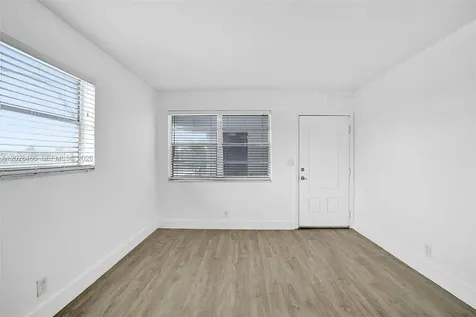114 SE 8th Street Hallandale Beach FL 33009