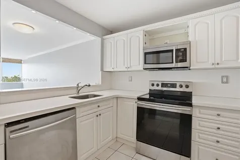 8233 Harding Avenue Miami Beach FL 33141