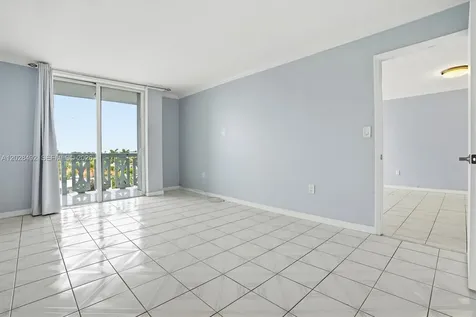 8233 Harding Avenue Miami Beach FL 33141