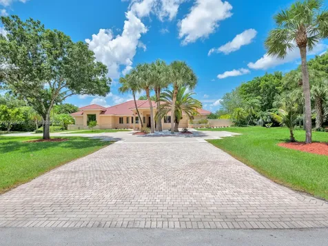 2710 Walkers Way Weston FL 33331
