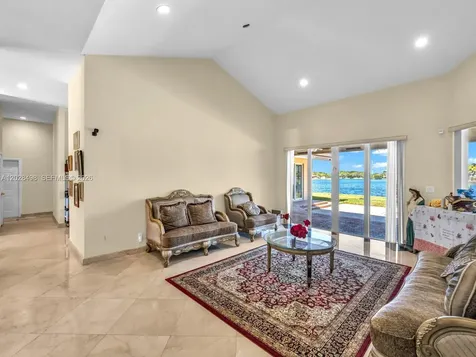 2710 Walkers Way Weston FL 33331