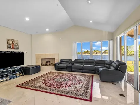 2710 Walkers Way Weston FL 33331