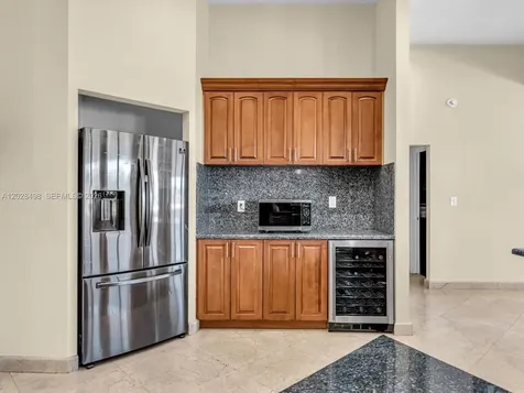 2710 Walkers Way Weston FL 33331