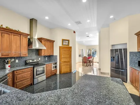 2710 Walkers Way Weston FL 33331