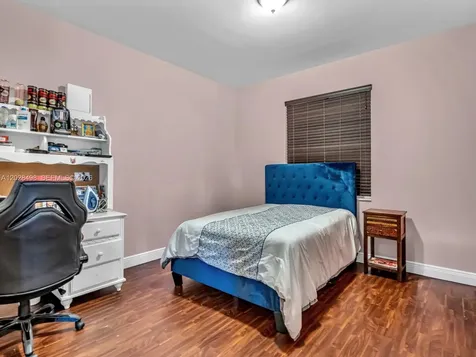 2710 Walkers Way Weston FL 33331