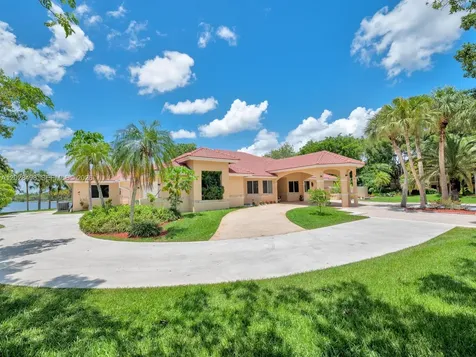 2710 Walkers Way Weston FL 33331