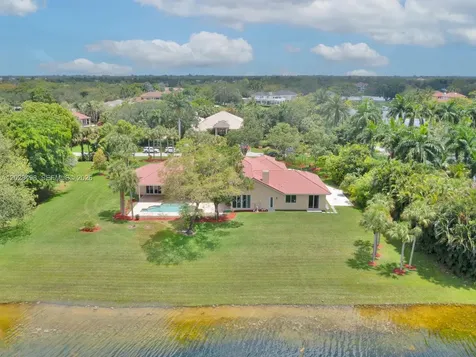 2710 Walkers Way Weston FL 33331