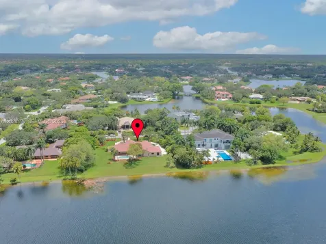 2710 Walkers Way Weston FL 33331