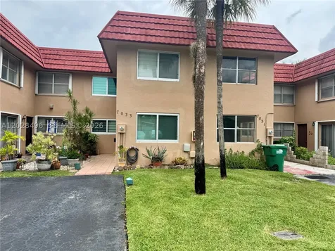 7033 NW 169th Street Hialeah FL 33015