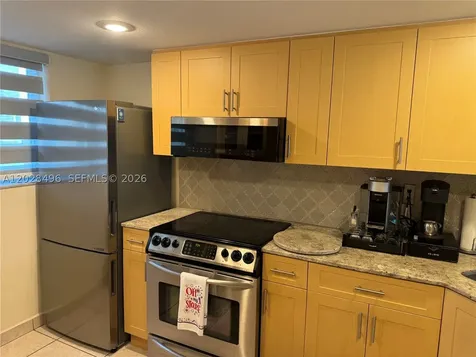 7033 NW 169th Street Hialeah FL 33015