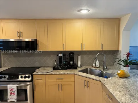 7033 NW 169th Street Hialeah FL 33015