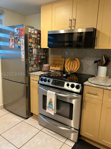 7033 NW 169th Street Hialeah FL 33015