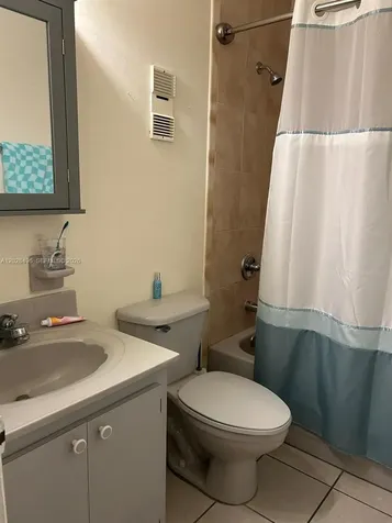 7033 NW 169th Street Hialeah FL 33015