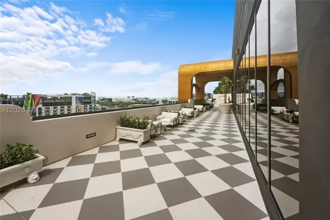 2700 NW 2 Avenue Miami FL 33127