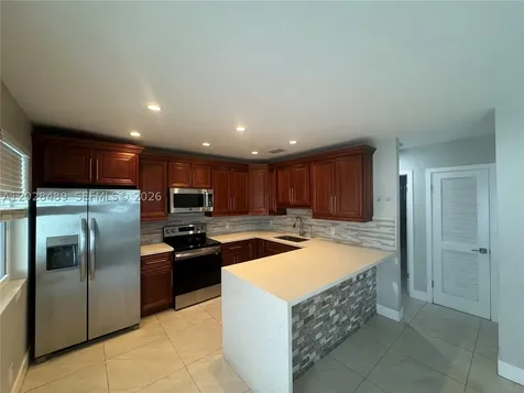 125 SE 4th Avenue Hallandale Beach FL 33009