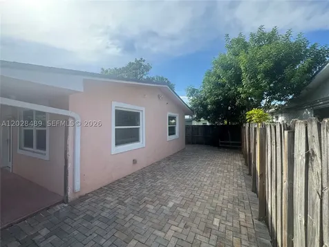 125 SE 4th Avenue Hallandale Beach FL 33009