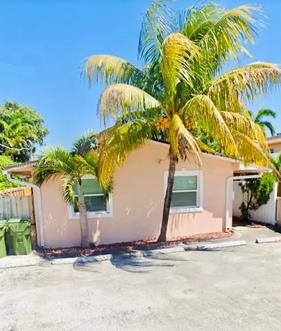 125 SE 4th Avenue Hallandale Beach FL 33009