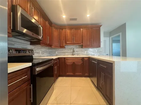 125 SE 4th Avenue Hallandale Beach FL 33009