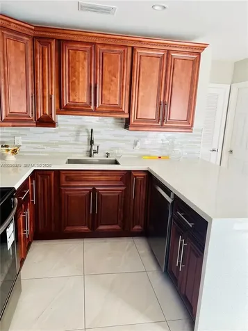 125 SE 4th Avenue Hallandale Beach FL 33009