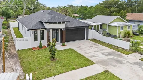 8210 N Elmer St, Tampa FL 33604