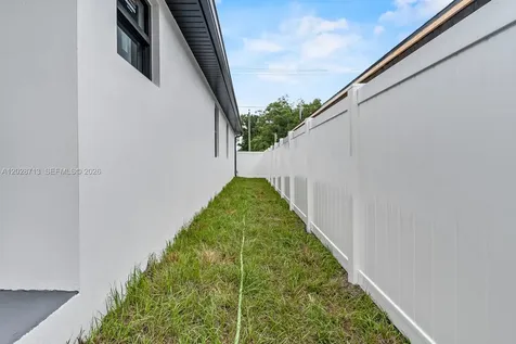 8210 N Elmer St, Tampa FL 33604