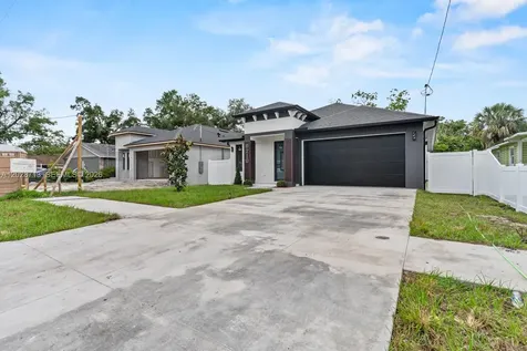 8210 N Elmer St, Tampa FL 33604