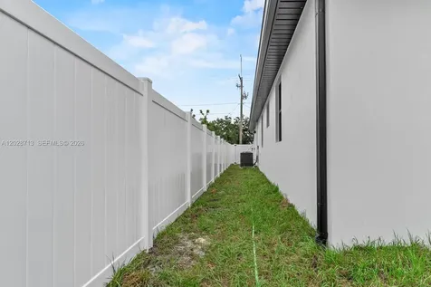 8210 N Elmer St, Tampa FL 33604