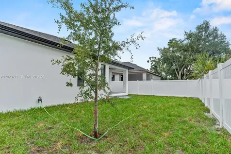 8210 N Elmer St, Tampa FL 33604