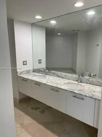 55 SE 6th Street Miami FL 33131