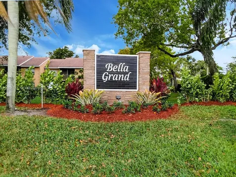 10369 NW 8th Street Pembroke Pines FL 33026