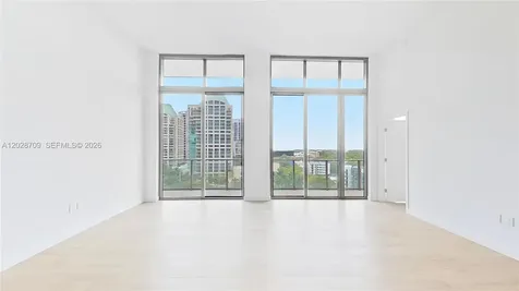 2678 Tigertail Coconut Grove FL 33133